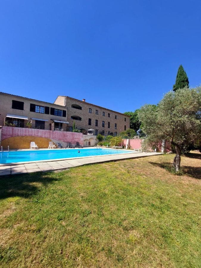 Logement D'Exception Pres Du Colorado Provencal Dans Une Residence Au Calme Avec Piscine Offrant Une Vue Imprenable Sur Le Luberon Depuis Sa Terrasse Viens Kültér fotó